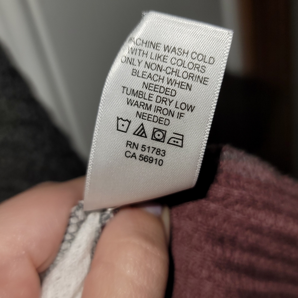 Colorblock Sweater - Picture 4 of 5